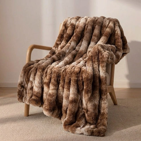 Cloud Throw in Faux Fur – Double-Layered and Extra Warm
