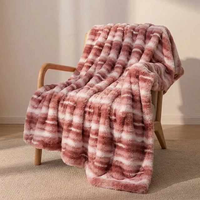 Cloud Throw in Faux Fur – Double-Layered and Extra Warm