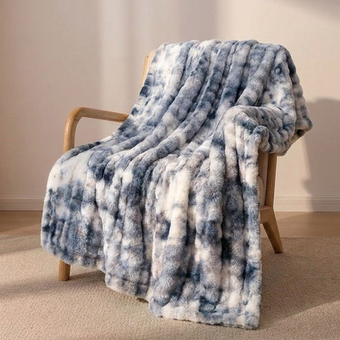 Cloud Throw in Faux Fur – Double-Layered and Extra Warm