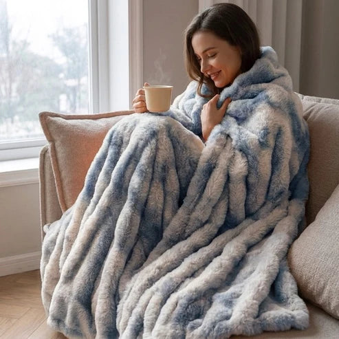 Cloud Throw in Faux Fur – Double-Layered and Extra Warm