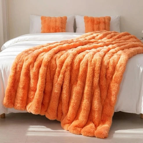 Cloud Throw in Faux Fur – Double-Layered and Extra Warm