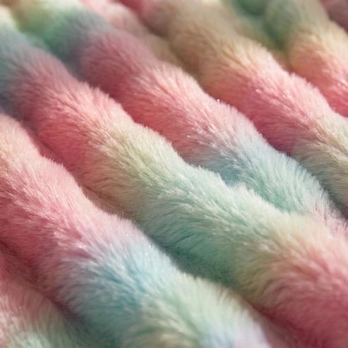 Cloud Throw in Faux Fur – Double-Layered and Extra Warm